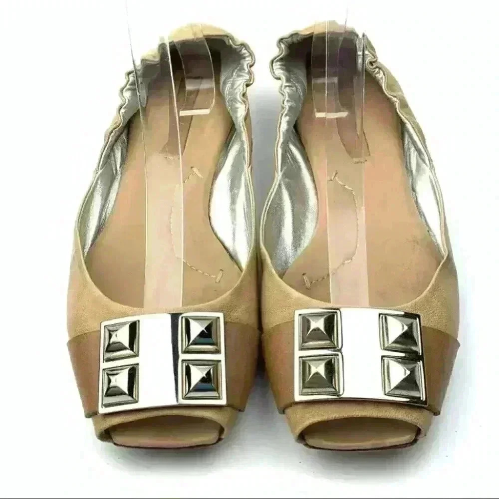Bcbgmaxazria flats sz 8.5 38.5 tan leather studded